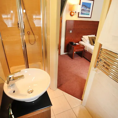Golden Lion Hotel Стерлинг Экстерьер фото