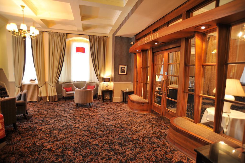 Golden Lion Hotel 3*