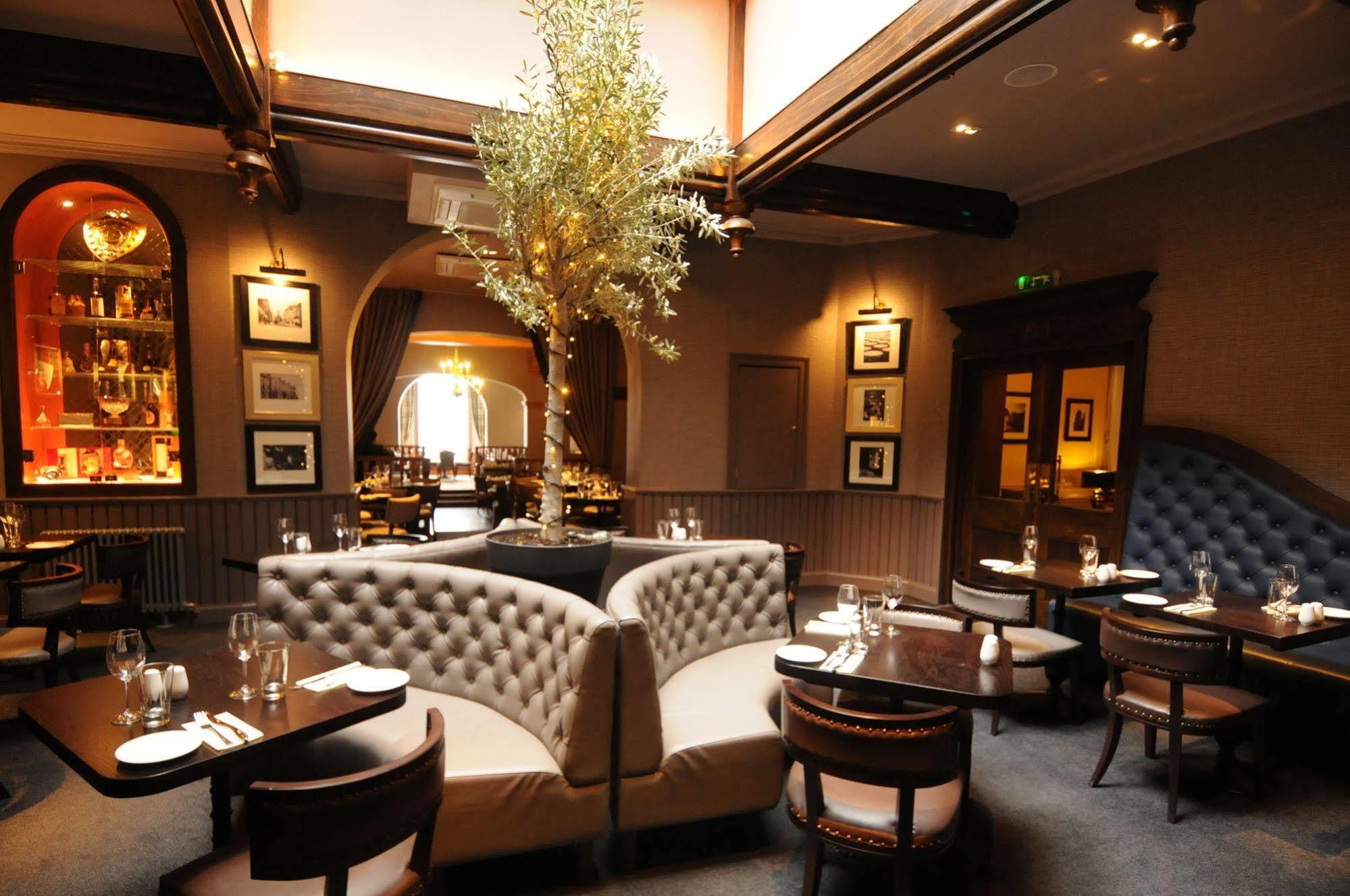 Golden Lion Hotel 3*