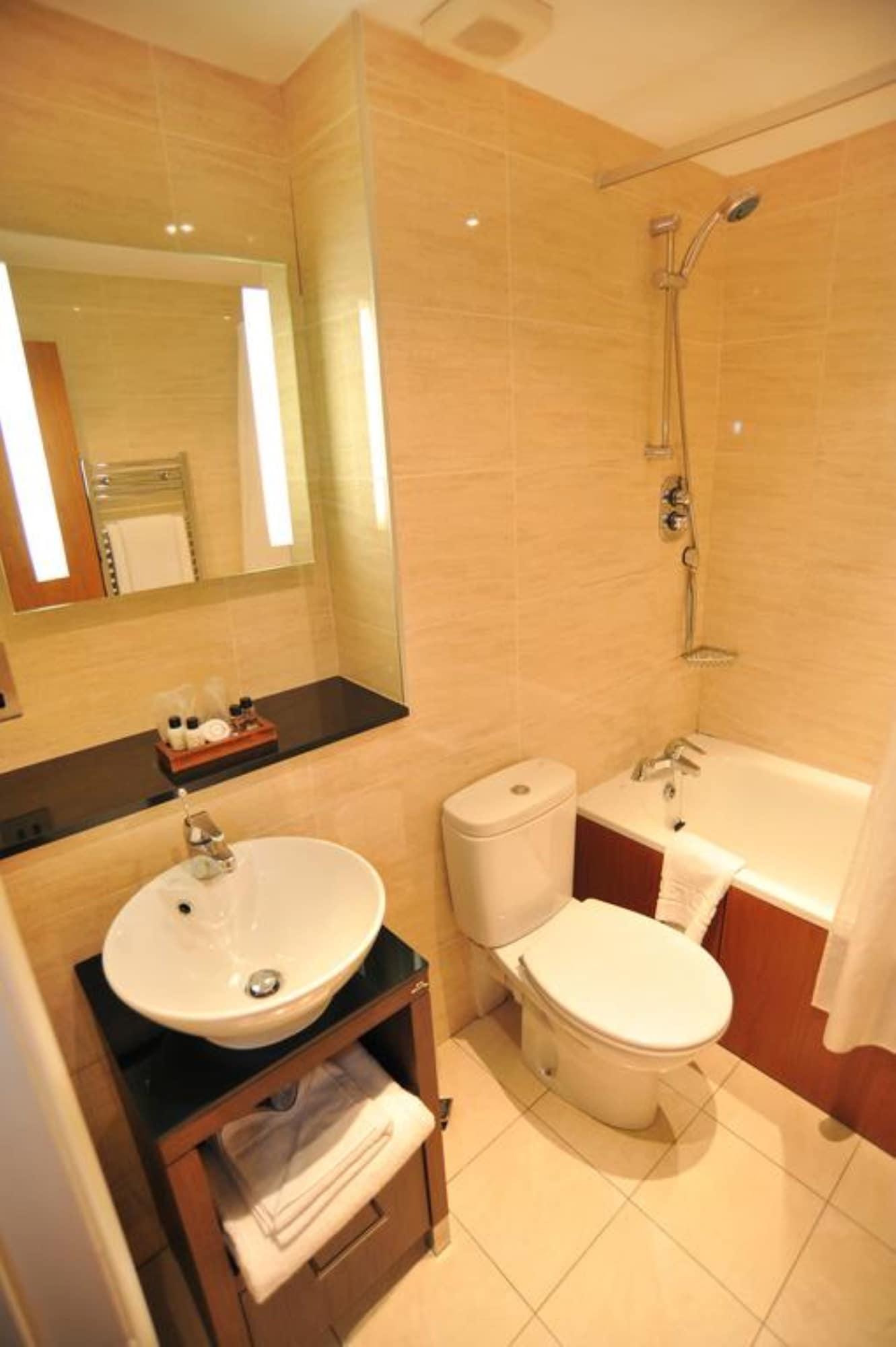 Golden Lion Hotel 3*